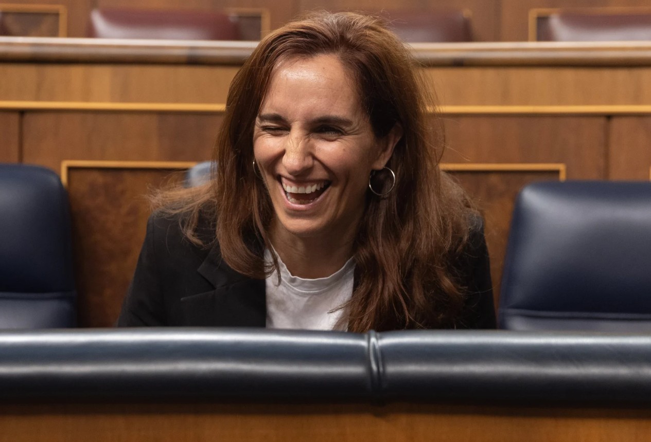 El Gobierno destina 170 millones de euros al Bono Cultural Joven. Con ese mismo dinero se podrían contratar más de 3.400 médicos durante un año, cerca de 4.800 enfermeros, financiar más de 34.000 operaciones