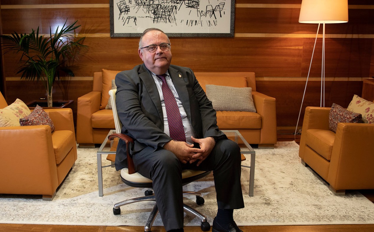 Exigen dimisión del Consejero de Sanidad en CyL Alejandro Vázquez