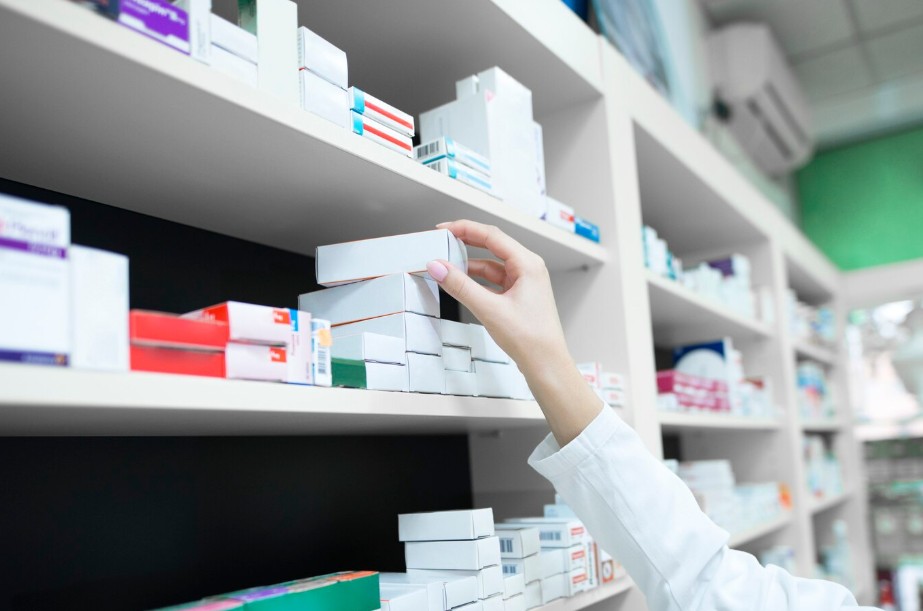 Sanidad estudia doble precio para fármacos con problemas de stock
