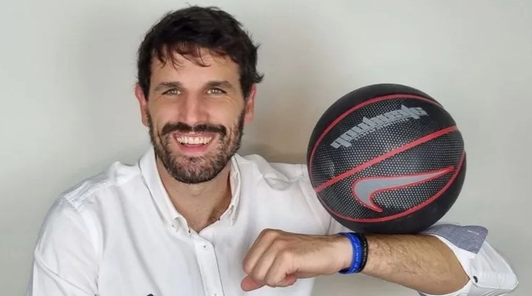Fotografía de la entrevista de Entrevista a Asier de la Iglesia en NIUS Diario